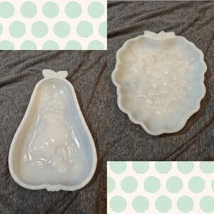 Hazel & Atlas Fruit Themed Decor Milk Glass Ivory Grapes & Pear Vintage Set of 2
